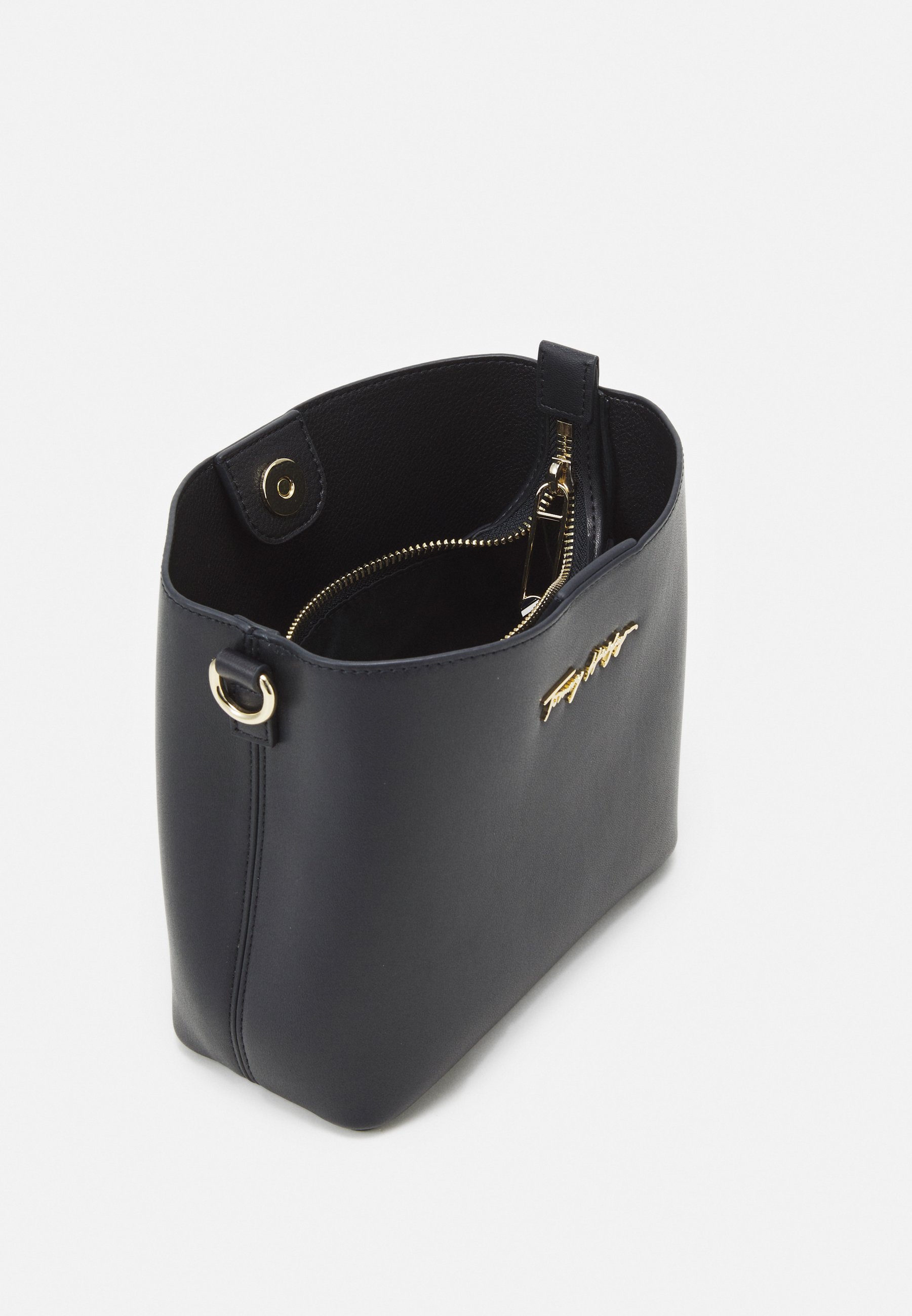 Tommy Hilfiger ICONIC BUCKET - Across 