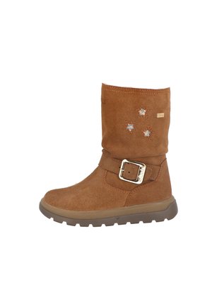 Bottine en suede marron avec un haut replié, une boucle décorative et trois appliqués en forme d'étoile, dotée d'une semelle en caoutchouc pour l'adhérence.