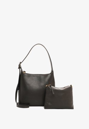 Zestaw skórzanych toreb w ciemnoszarym kolorze, składający się z dużej torby na ramię o gładkiej fakturze oraz mniejszego woreczka z złotymi akcentami.