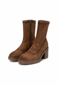 Refresh Botines con plataforma - camel