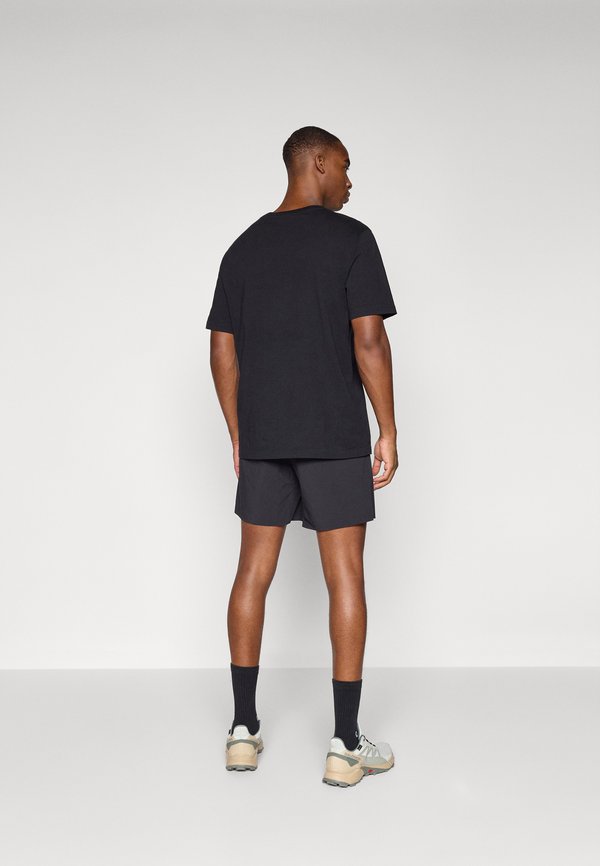 FLY SHORTS - Outdoor shorts3