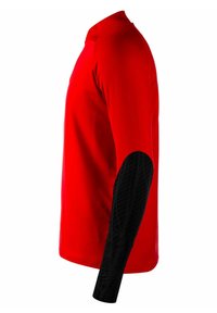 Rode langemouwen shirt met een hoge kraag. Zwarte gemusterde mouwen met een textuurontwerp, contrasterend met de soepele rode body.