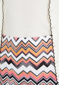 Marc Cain Bleistiftrock - bright candy pink