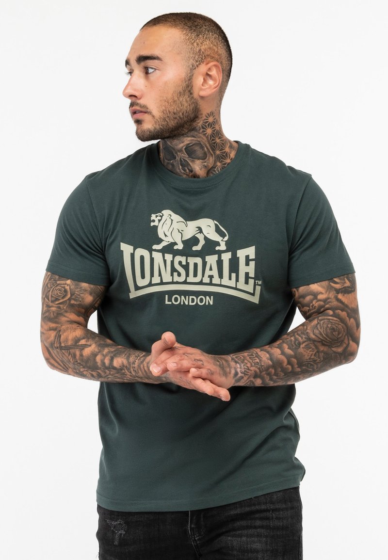 Lonsdale NORMALE PASSFORM ST ERNEY - Marškinėliai su spaudiniu - green green