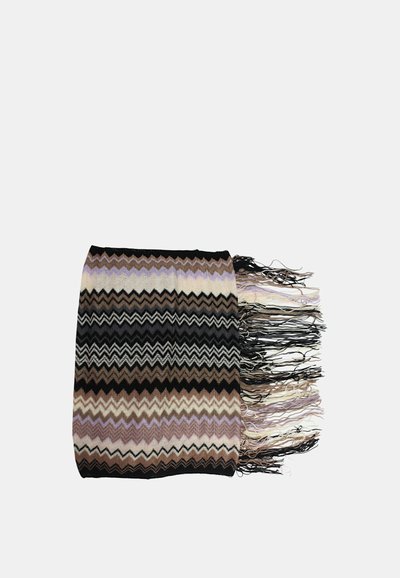 Sciarpa lavorata a maglia con un motivo a zigzag in nero, beige e tinte pastello, con bordi frangiati e una consistenza morbida.