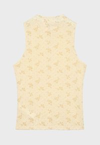 Haut beige sans manches avec un petit imprimé floral jaune dispersé et un col montant, présenté sur un fond uni.