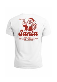 Weißes Baumwoll-T-Shirt mit einem roten Motiv von Santa Claus mit einem Geschenk. Der Text enthält das Wort „Santa“ und einen humorvollen Slogan in fetter roter Schrift.