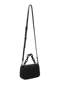 Borsa a tracolla nera in materiale sintetico con un design strutturato, dotata di manico a catena e tracolla rimovibile. Texture liscia e stile minimalista.