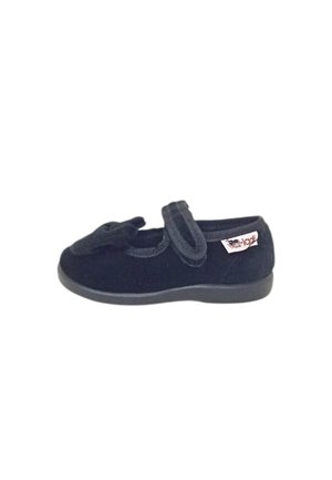 Scarpa nera Mary Jane per bambino piccolo con cinturino in velcro e fiocco in tessuto morbido sulla parte superiore, con una piccola etichetta bianca del marchio sul lato.