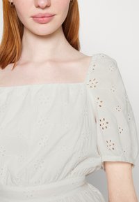 ONLY ONLSHEILA SS WVN - Φόρεμα ημέρας - cloud dancer