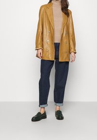 Vero Moda Stickad tröja - dark brown