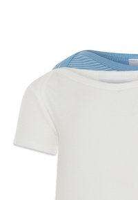 Kurzärmliges T-Shirt, weißer Körper mit einem blau-weißen gestreiften Kragen, aus weichem Baumwollstoff, mit einem klassischen Rundhals.