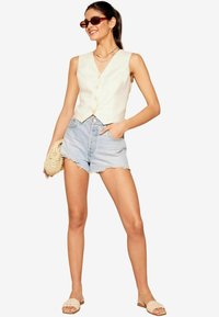 Friends Like These REGULAR FIT - Liemenė - ivory white