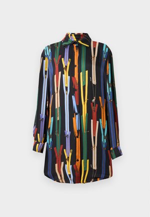 Camisa de manga longa feita de um tecido leve, apresentando uma base preta e um padrão vertical de zíperes coloridos. Design com botões.