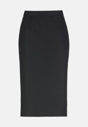 Zwarte strakke kokerrok tot op de knie met een eenvoudige tailleband en lichte plooien aan de voorkant, afgebeeld tegen een effen lichte achtergrond.