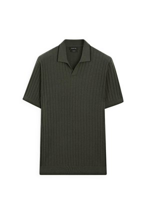 Polo à manches courtes vert olive avec une texture côtelée, col ouvert et ourlet droit. Présente des rayures verticales et une coupe ajustée.