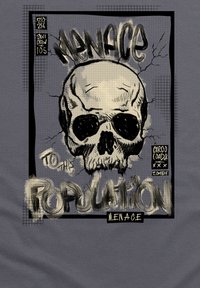 Grafische T-shirt met een monochrome schedel en vetgedrukte tekst "MENACE TO THE POPULATION" op een donkergrijze achtergrond, met een getextureerd printontwerp.