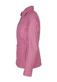 Roze leren jas met een kraag, zijzakken en een slanke pasvorm, met een gladde textuur en een minimalistisch ontwerp.