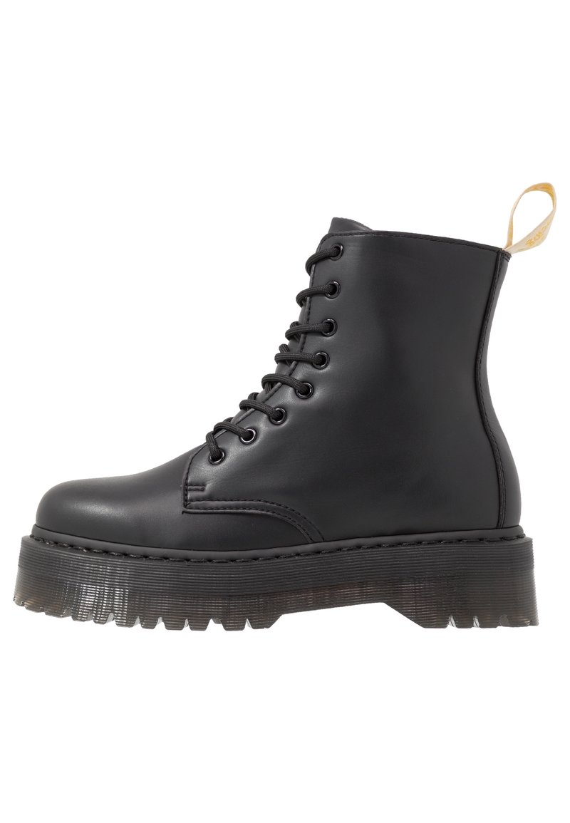 Botte de combat en cuir noir à lacets avec semelle épaisse rainurée et languette beige à l'arrière.