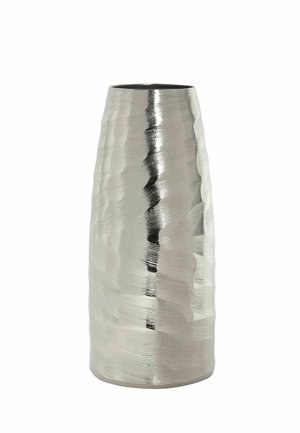 Høj cylindrisk sølvmetalvase med hammret struktur og let konisk form.