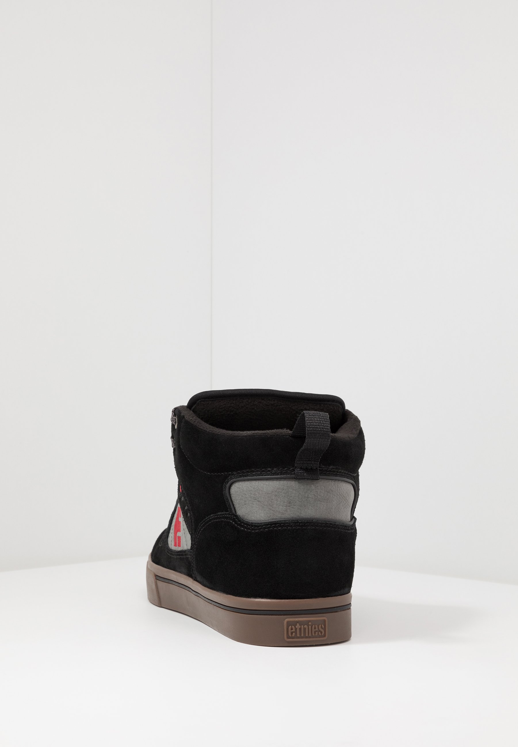 Etnies AGRON Skatesko blackgreyred Zalando.no Etnies AGRON Skatesko blackgreyred Zalando.no