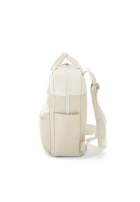 Witte canvas tas met een gestructureerde vorm, voorzien van een bovenste ritssluiting, een verstelbare schouderband en een zijzak voor extra opbergruimte.
