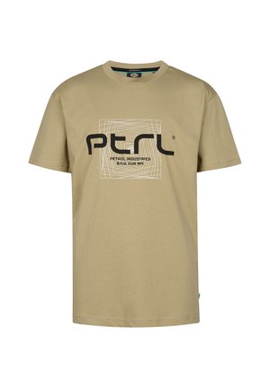 T-shirt beige à manches courtes avec col rond, texte noir "petrl" et motif carré géométrique blanc sur le devant.