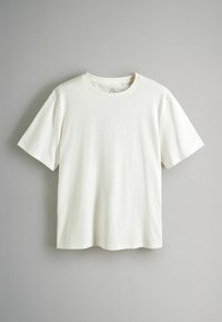 Thumbnail Image 2