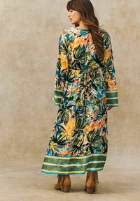 Next KIMONO SLEEVE TIE WAIST - Maxiklänning - green blue palm print