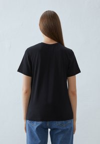 Anna Field Apdrukāts T-krekls - black