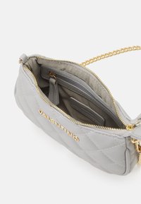 Valentino Bags OCARINA SET - Borsa a tracolla - perla