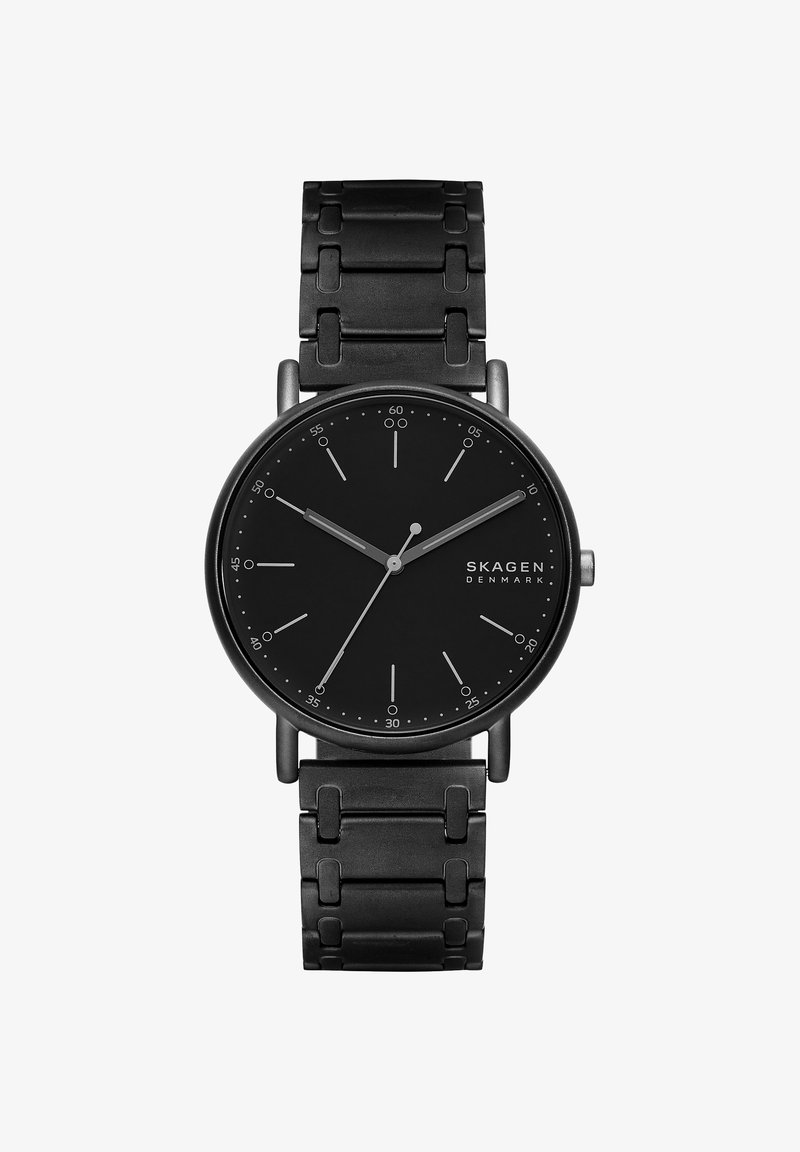 Černé hodinky Skagen Denmark s minimalistickým ciferníkem, stříbrnými ručičkami, bez čísel a černým kovovým páskem.