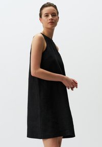 Jimmy Key CREW NECK SLEEVELESS - Freizeitkleid - black