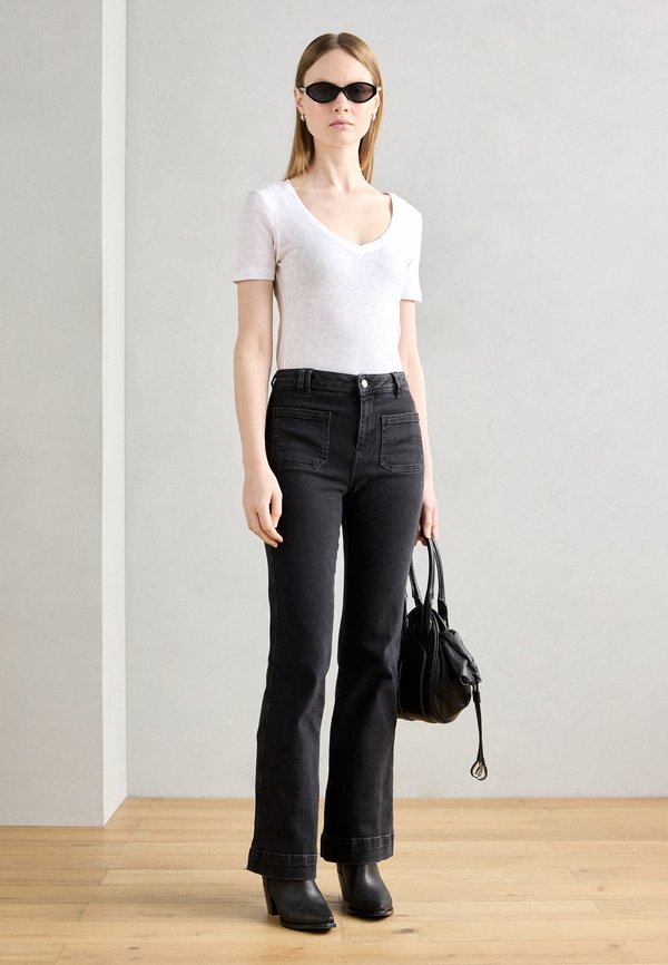 SHORT SLEEVE V-NECK - Basic T-shirt3