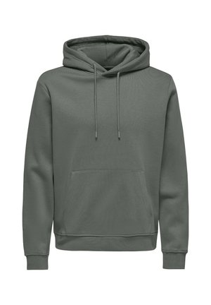 Hoodie i dämpad grön färg, tillverkad av mjukt material. Har en framficka, dragsko vid huvan och ribbade mudd.