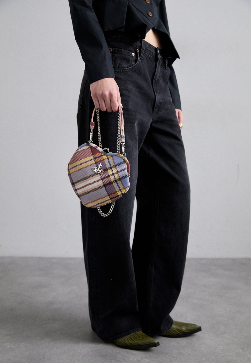 Vivienne Westwood BELLE HEART FRAME PURSE - Τσάντα χειρός - mc haze