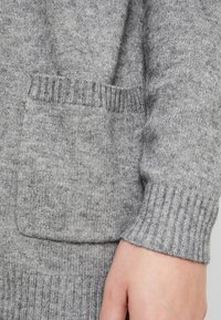 ONLY Petite Chaqueta de punto - grey
