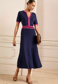 Love & Roses SHORT SLEEVE MIDI  - Abito in maglia - navy