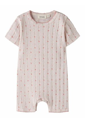 Barboteuse bébé à manches courtes avec rayures florales verticales rose pastel, motif œillet, encolure festonnée et ouvertures pour les jambes.