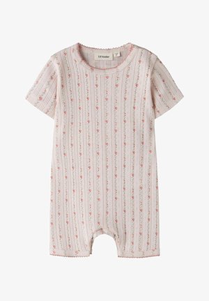 Barboteuse bébé à manches courtes avec rayures florales verticales rose pastel, motif œillet, encolure festonnée et ouvertures pour les jambes.