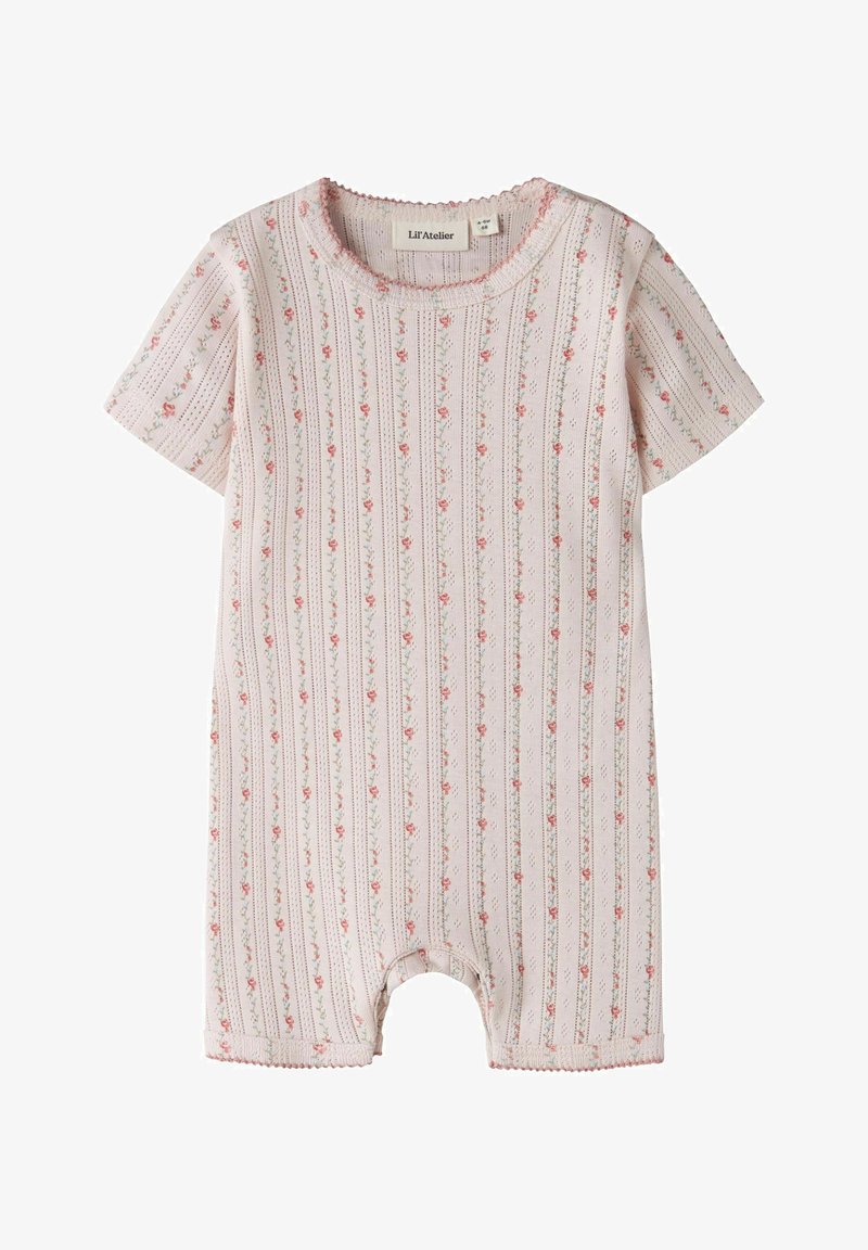 Barboteuse bébé à manches courtes avec rayures florales verticales rose pastel, motif œillet, encolure festonnée et ouvertures pour les jambes.