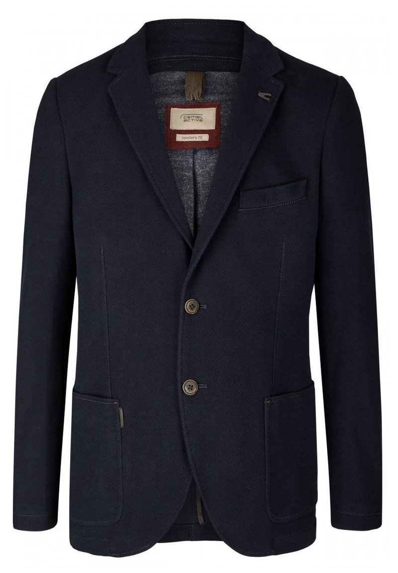 Mörkblå blazer i texturerat tyg, med slagkrage, två framfickor och bruna knappar. Modern passform med detaljerad innertyg.