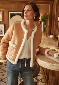 Love & Roses REGULAR FIT - COLLARLESS SHEARLING - Dirbtinės odos striukė - tan brown