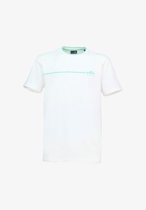 Witte katoenen T-shirt met een ronde hals, korte mouwen en een horizontale mintgroene lijn over de borst met subtiele branding.