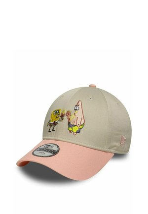 Cappello beige e rosa con ricamati SpongeBob SquarePants e Patrick che condividono un oggetto luminoso sul pannello frontale.