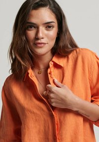 Superdry & Co CASUAL BOYFRIEND - Blusa - jaffa orange