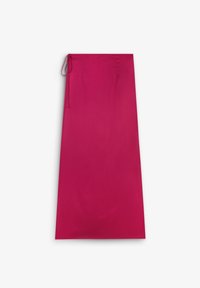 Fuchsie růžová, sukně až na zem vyrobená z hladké látky, s uvázáním v pase a minimalistickým designem.