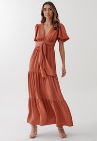 TUSSAH AUORA - Maksi suknelė - burnt orange