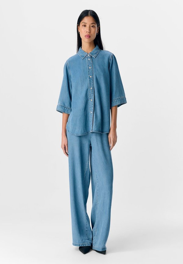 OBJFRAME  RE - Button-down blouse3