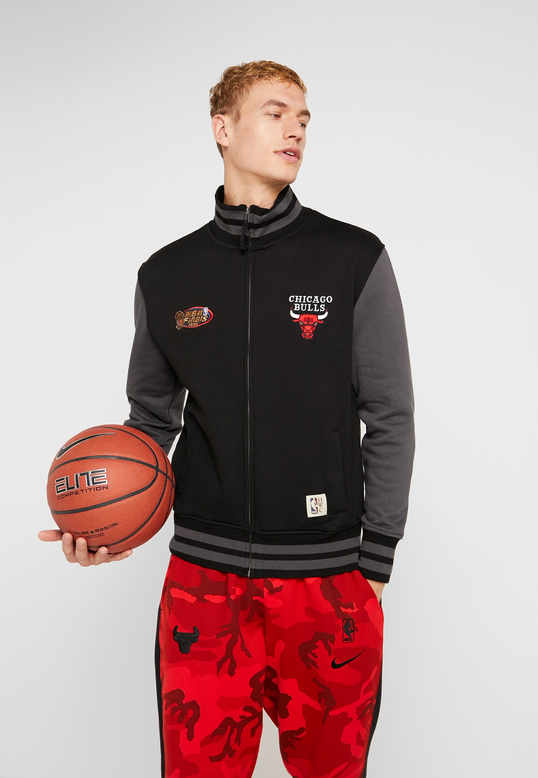 mitchell and ness chicago bulls varsity jacket